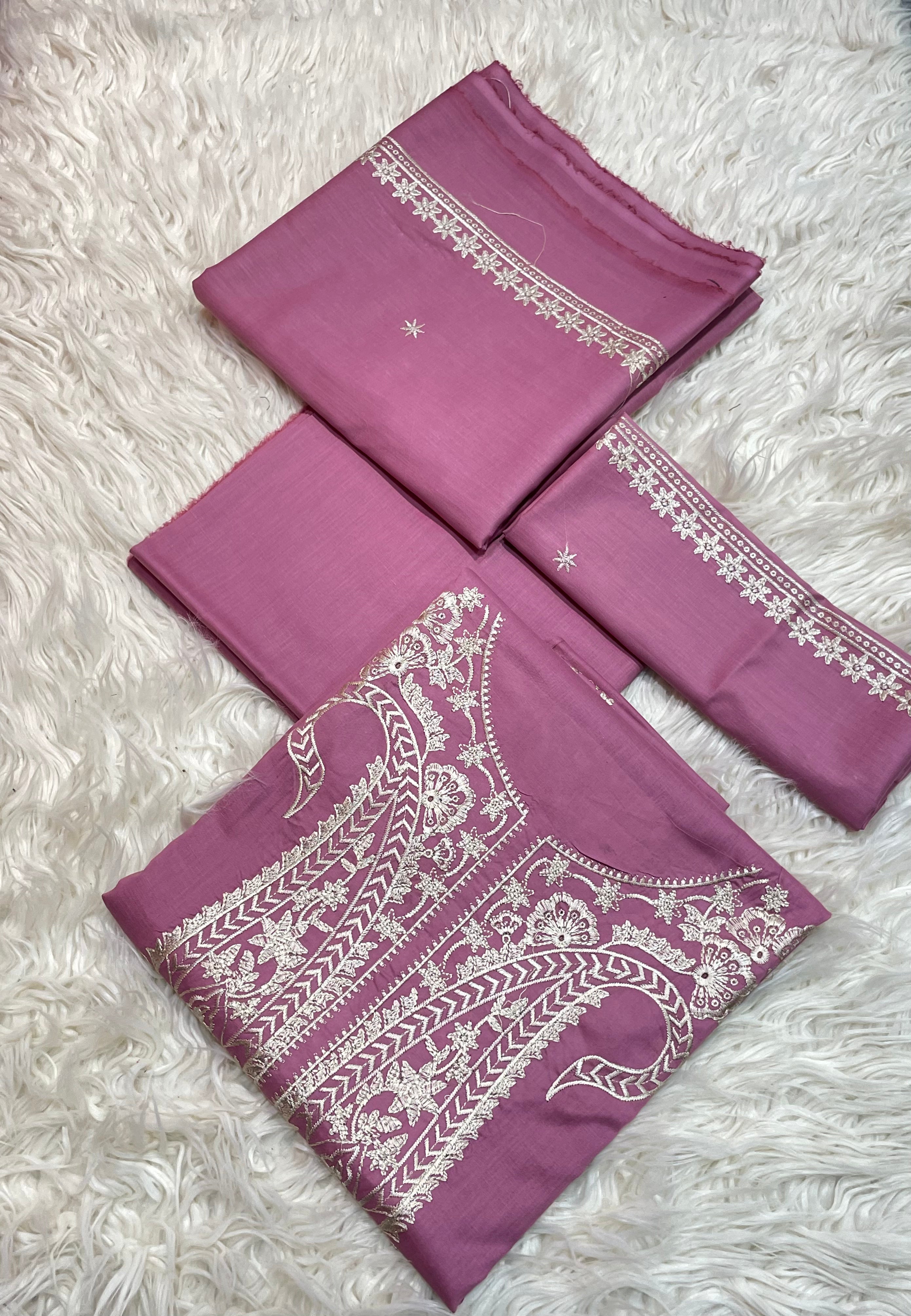 Maria B 3Pc Lawn Embroidered Suit