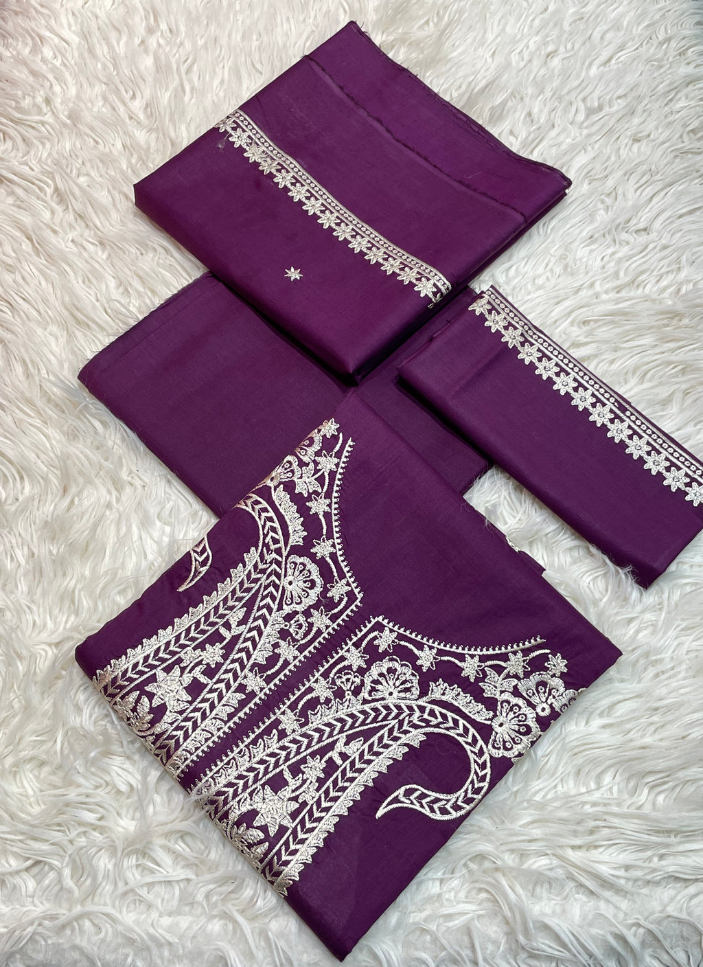 Maria B 3Pc Lawn Embroidered Suit