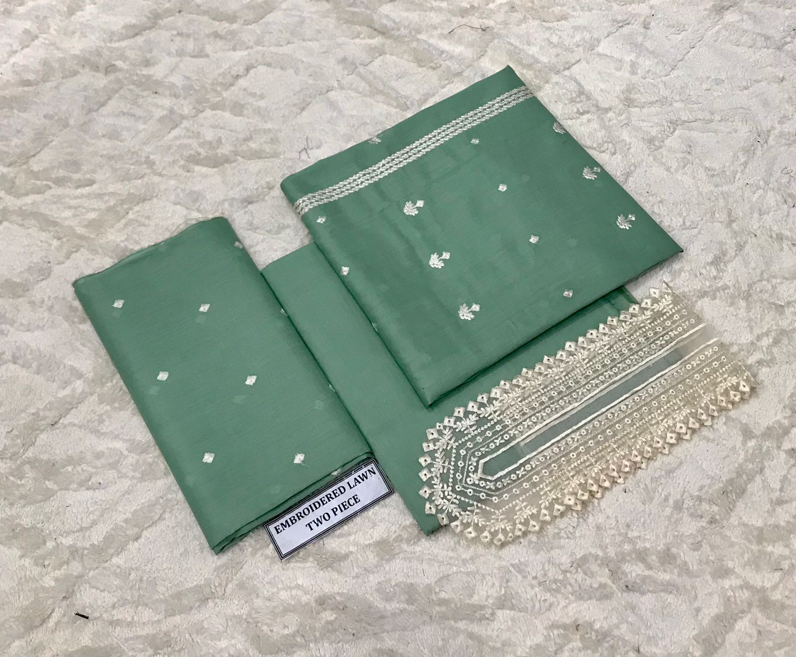 Bareeze 2Pc Lawn Embroidery Suit