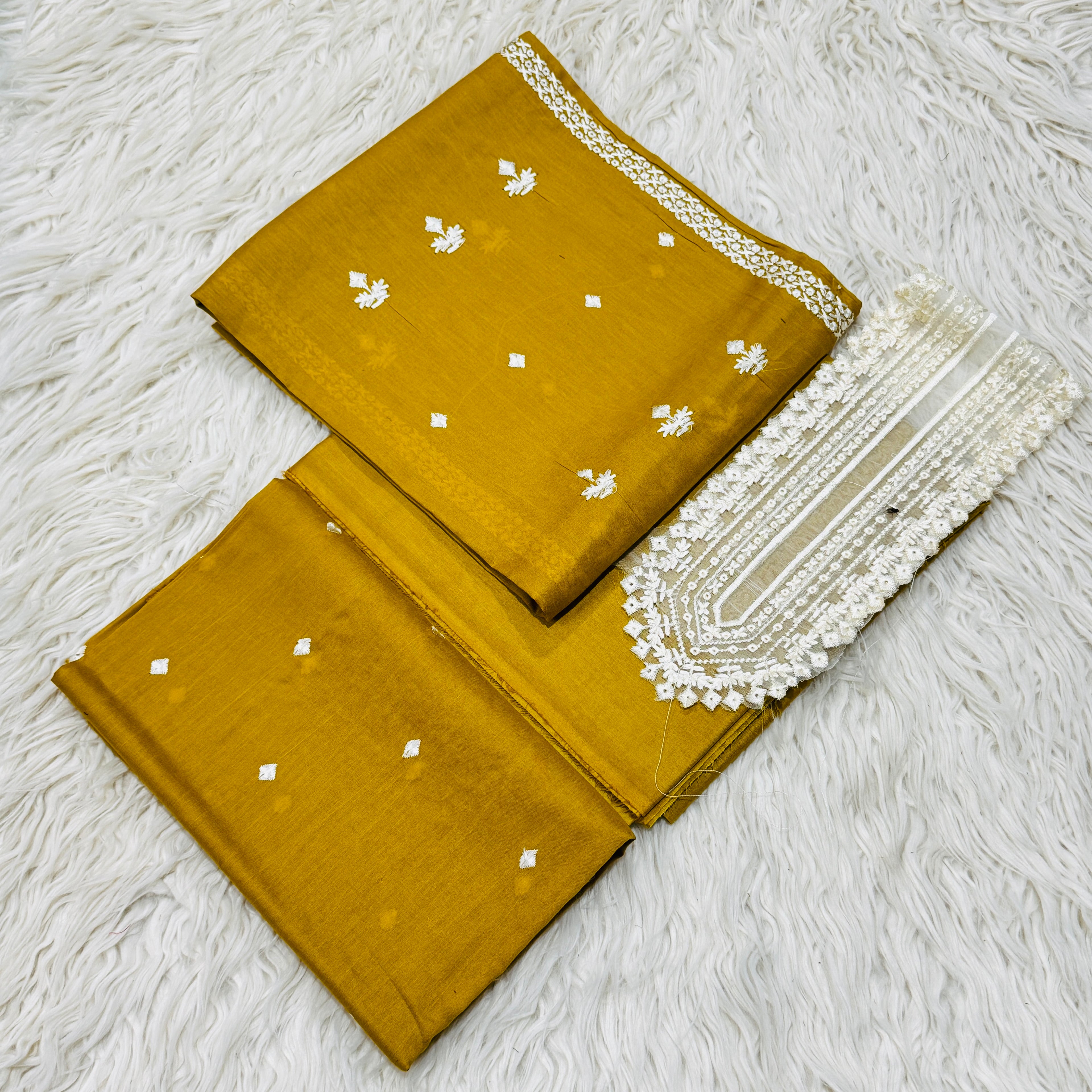 Bareeze 2Pc Lawn Embroidery Suit