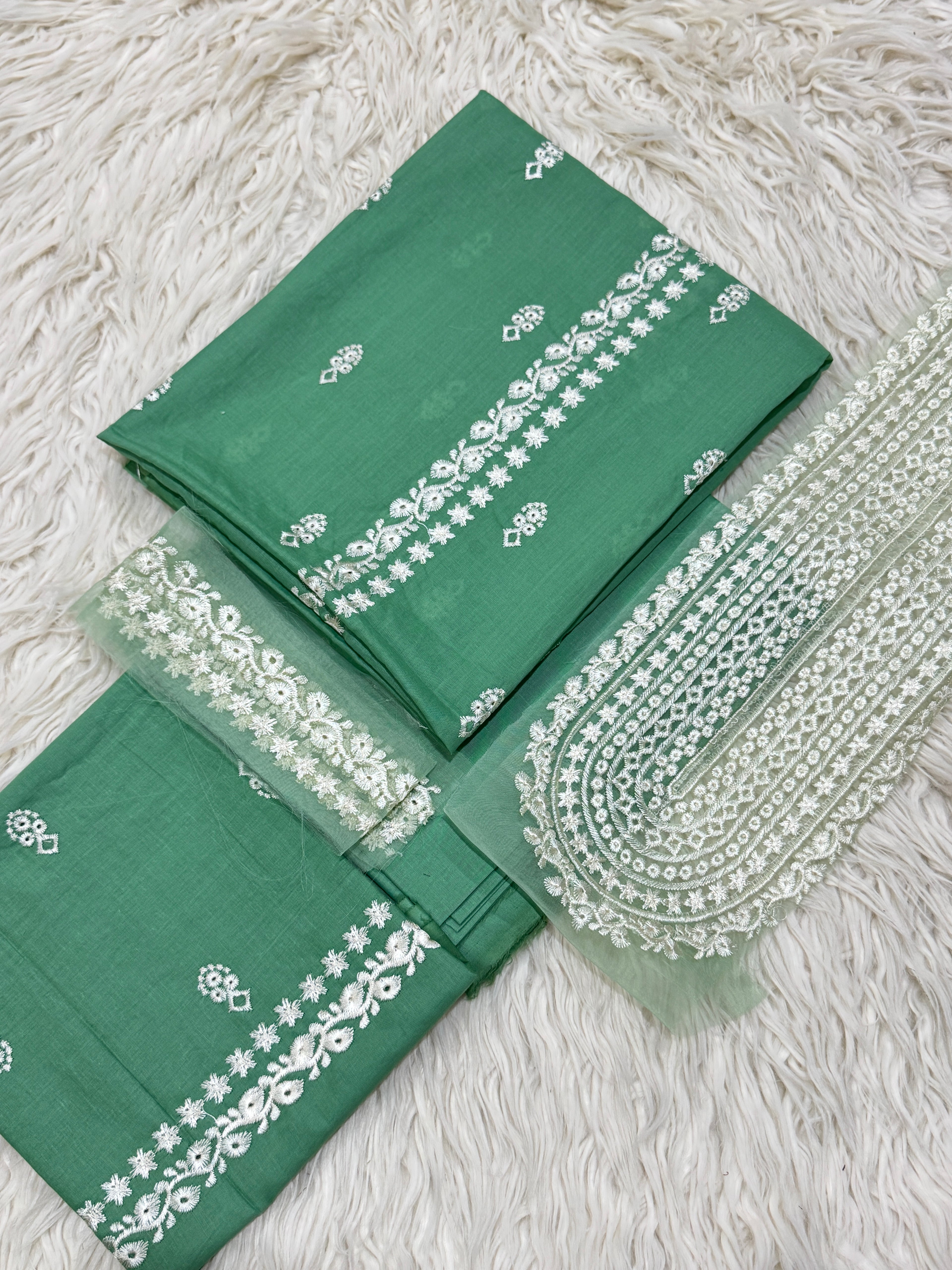 Bareeze 2Pc Lawn Embroidery Suit