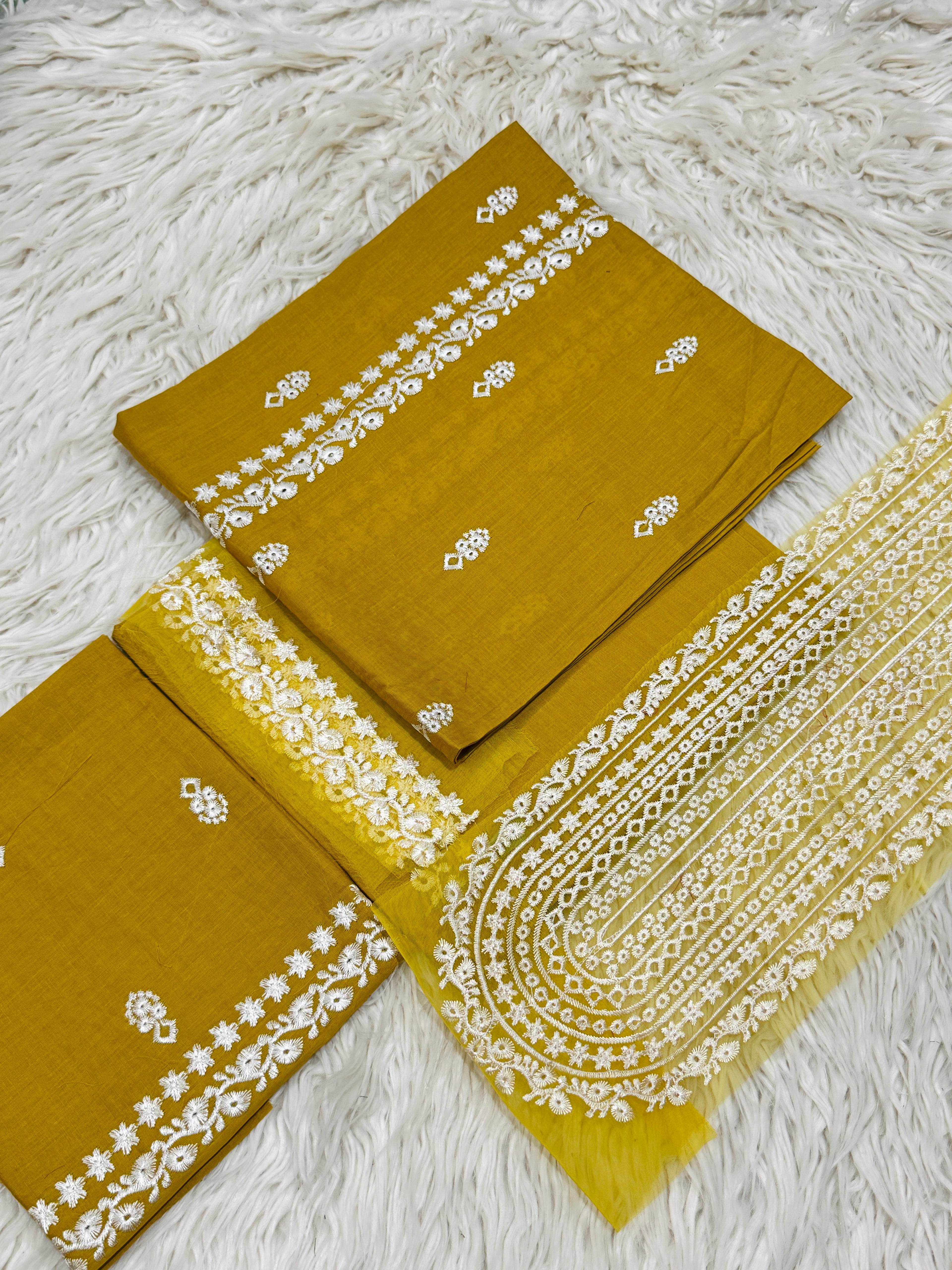 Bareeze 2Pc Lawn Embroidery Suit
