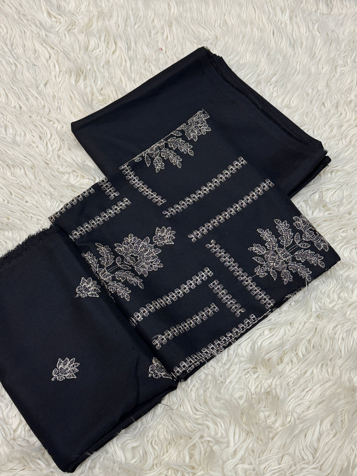 2PC Dhanak Embroidered Suit